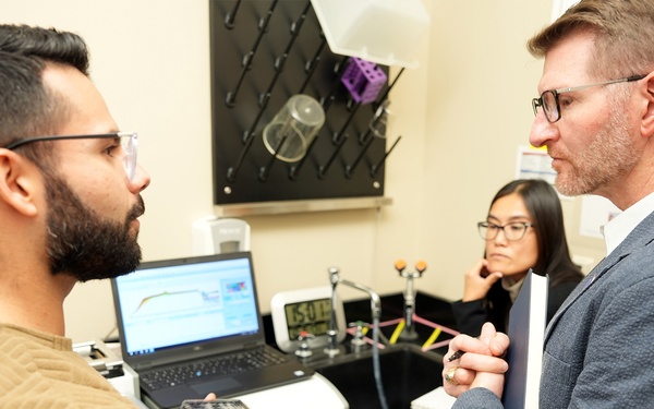 DARPA’s FSHARP Program Manager visits NAMRU San Antonio, tours Research Laboratories