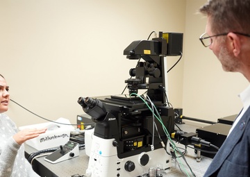 DARPA’s FSHARP Program Manager visits NAMRU San Antonio, tours Research Laboratories