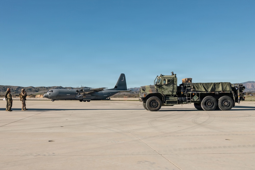 1st Bn., 11th Marines conduct HIRAIN during Steel Knight 25