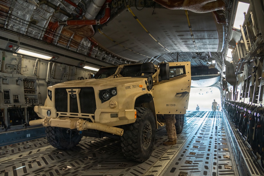 1st Bn., 11th Marines conduct HIRAIN during Steel Knight 25