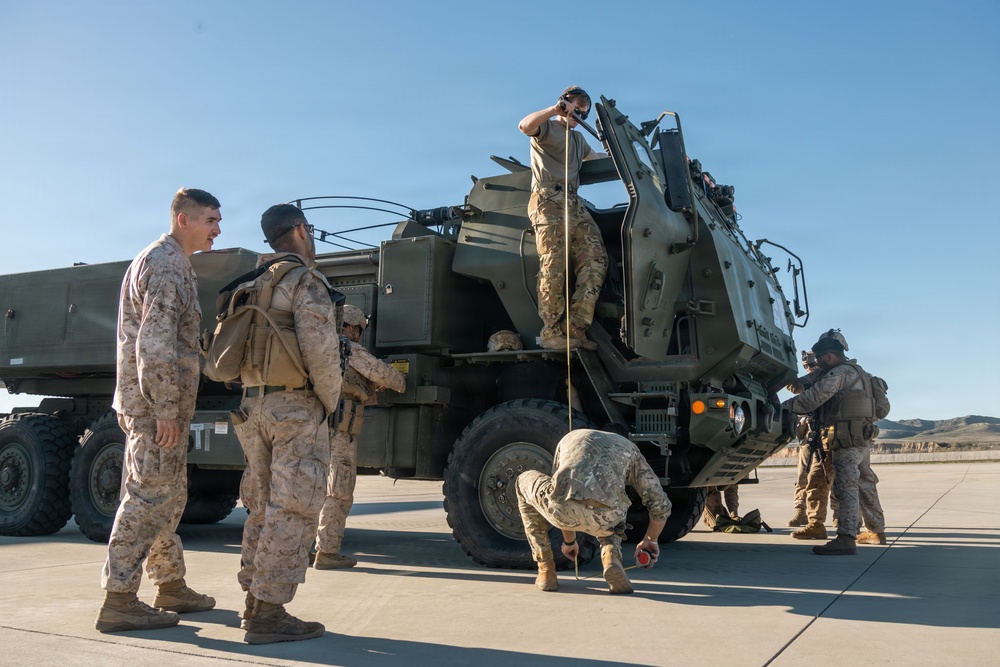 1st Bn., 11th Marines conduct HIRAIN during Steel Knight 25