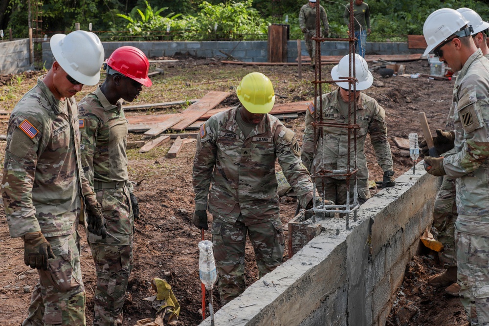 3rd Infantry Division Engineers Construct New Buildings with Panamanian Security Services
