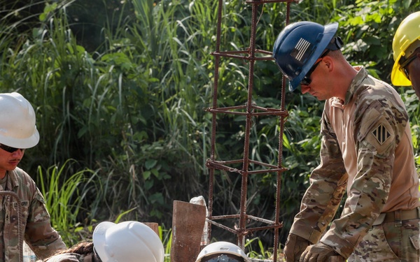 3rd Infantry Division Engineers Construct New Buildings with Panamanian Security Services