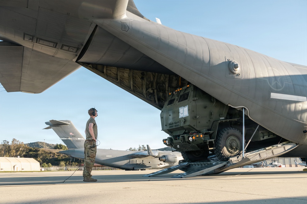 1st Bn., 11th Marines conduct HIRAIN during Steel Knight 25