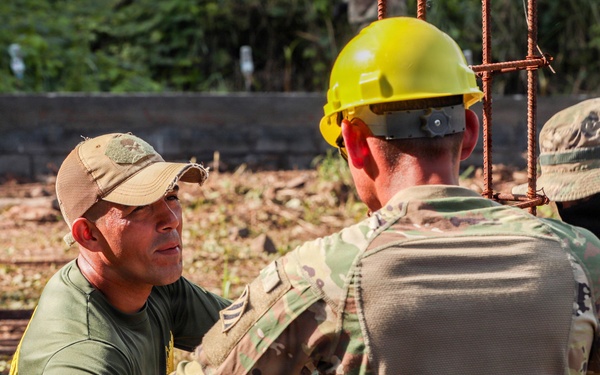 3rd Infantry Division Engineers Construct New Buildings with Panamanian Security Services