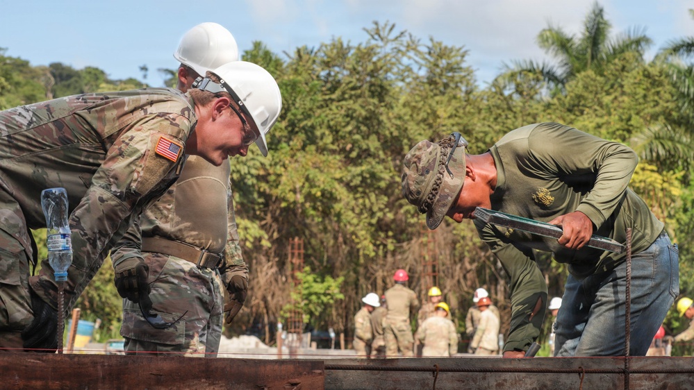 3rd Infantry Division Engineers Construct New Buildings with Panamanian Security Services