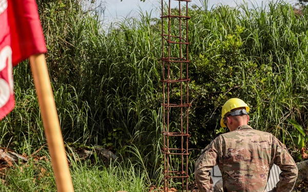 3rd Infantry Division Engineers Construct New Buildings with Panamanian Security Services