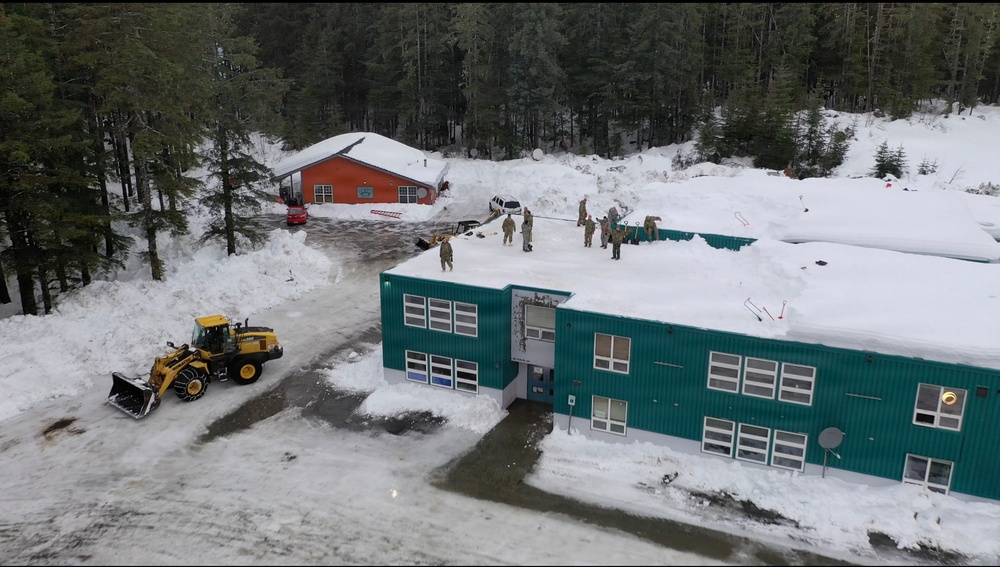 Alaska Guard’s snowstorm response inspires local PD officer to enlist