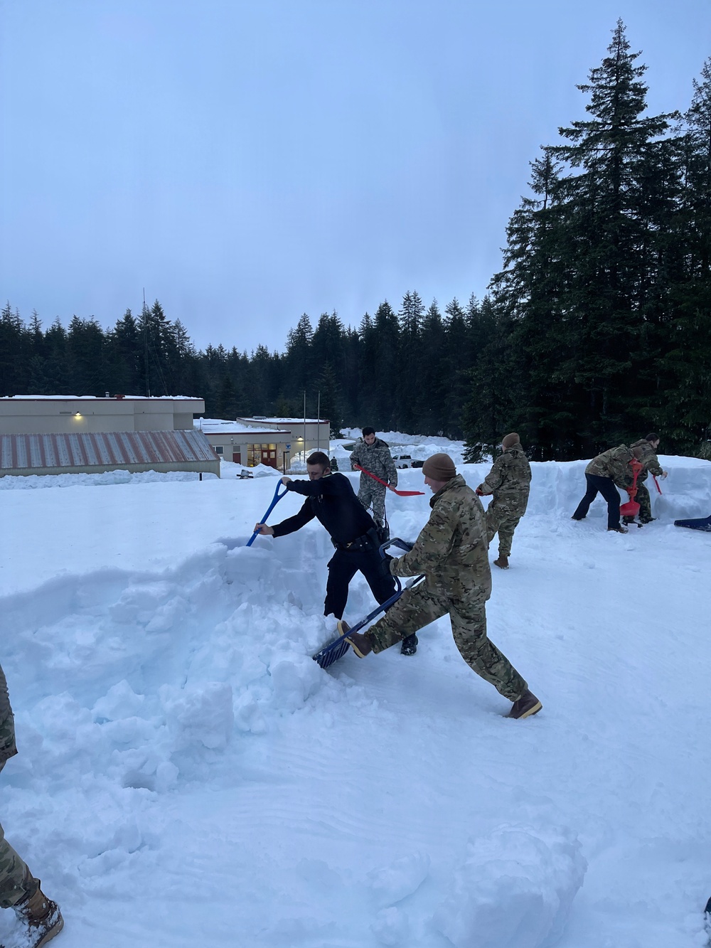 Alaska Guard’s snowstorm response inspires local PD officer to enlist