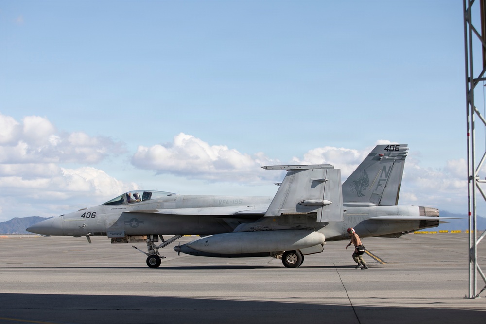 CVW-5 Pilots return to MCAS Iwakuni