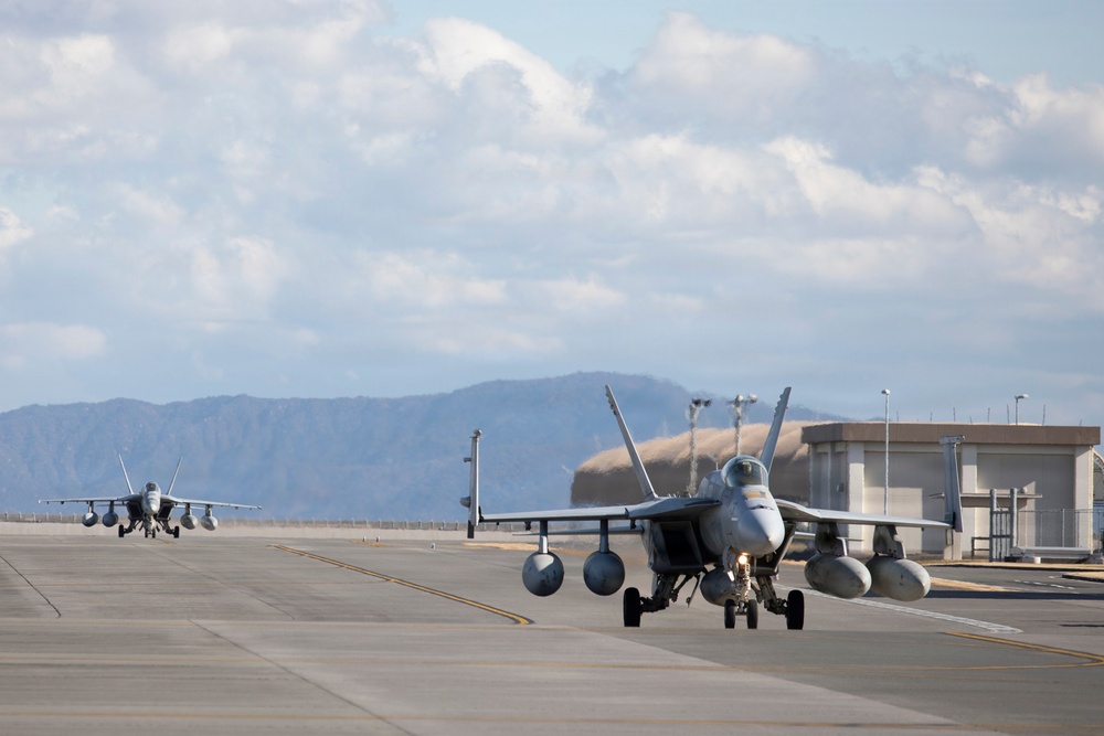 CVW-5 Pilots return to MCAS Iwakuni