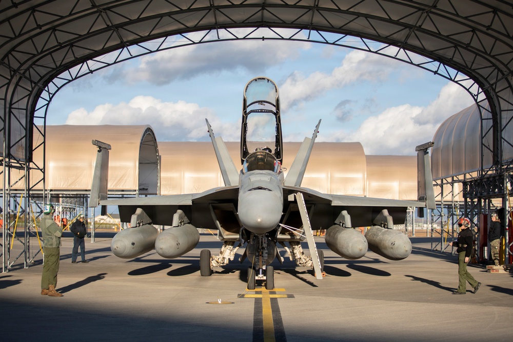 CVW-5 Pilots return to MCAS Iwakuni