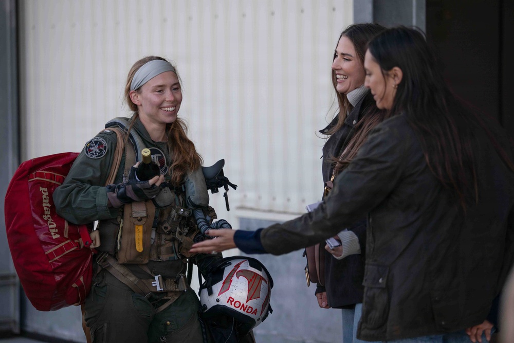 CVW-5 Pilots return to MCAS Iwakuni