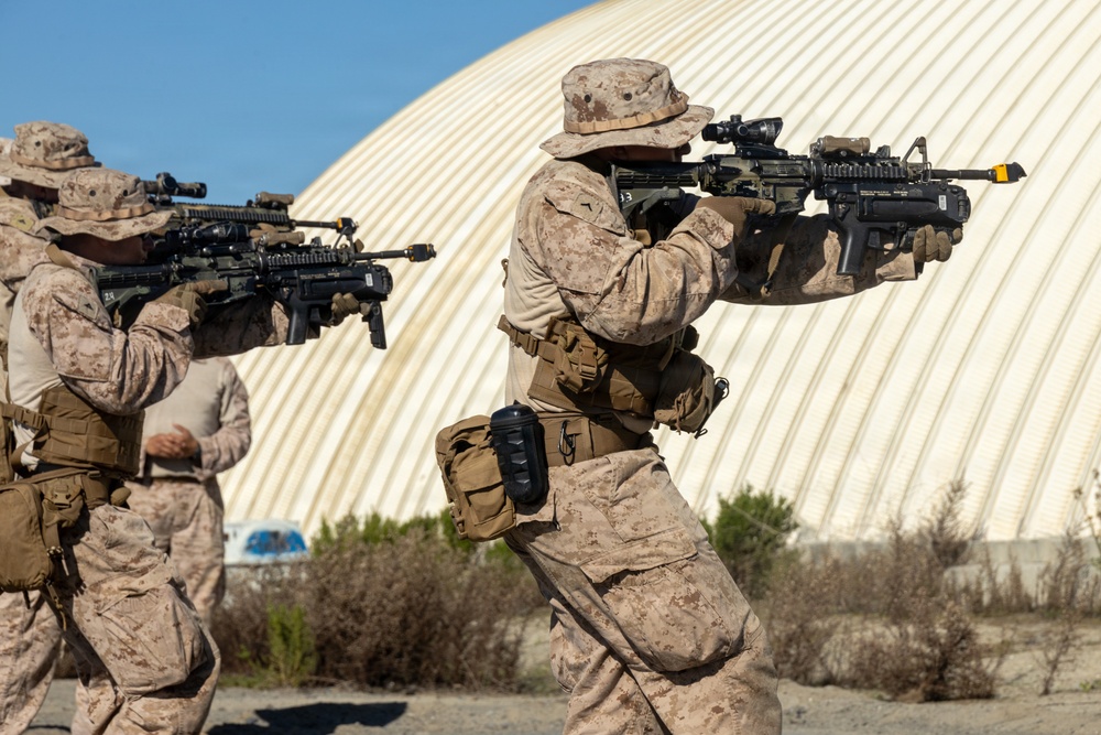 V1/1 Marines conduct Boat Raid Course
