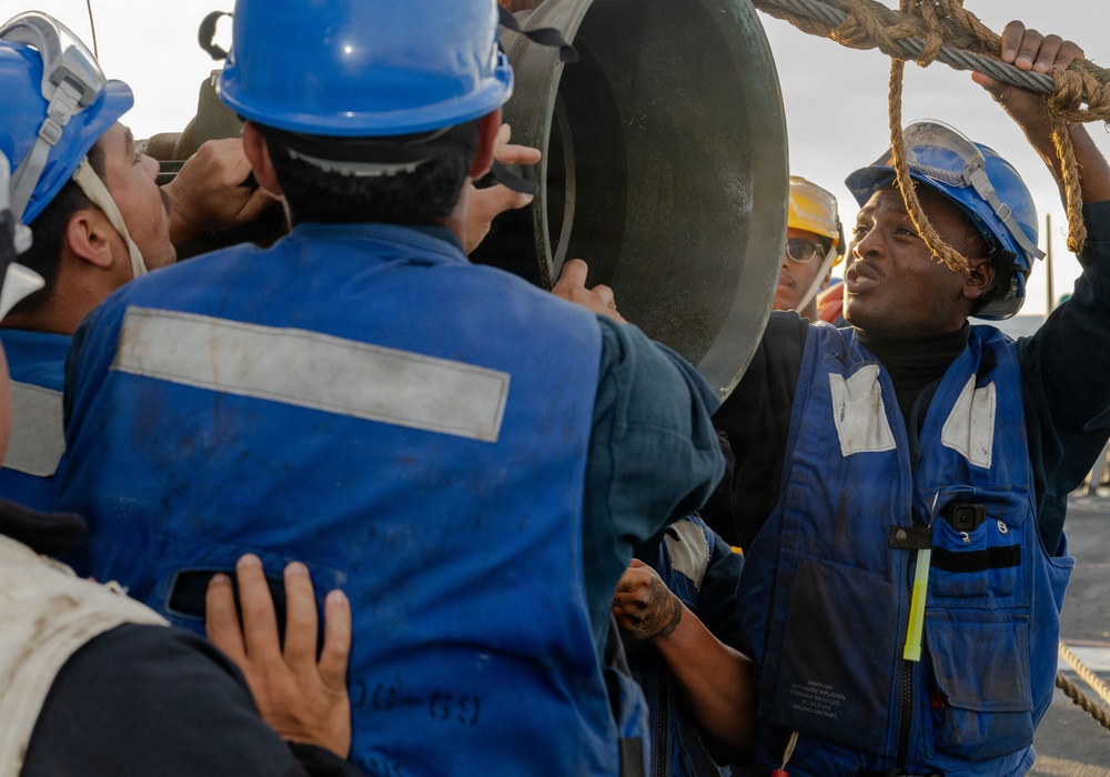 USS Milius (DDG 69) conducts RAS with USS George Washington CVN 73