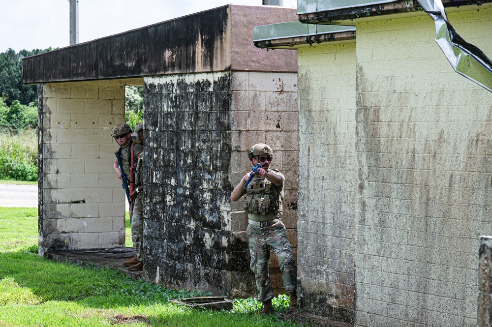 Training Hand-in-Hand