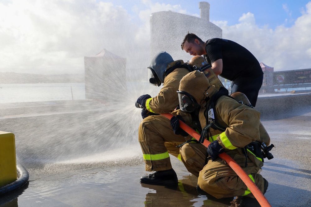 USS Jefferson City (SSN 759) conducts damage control training