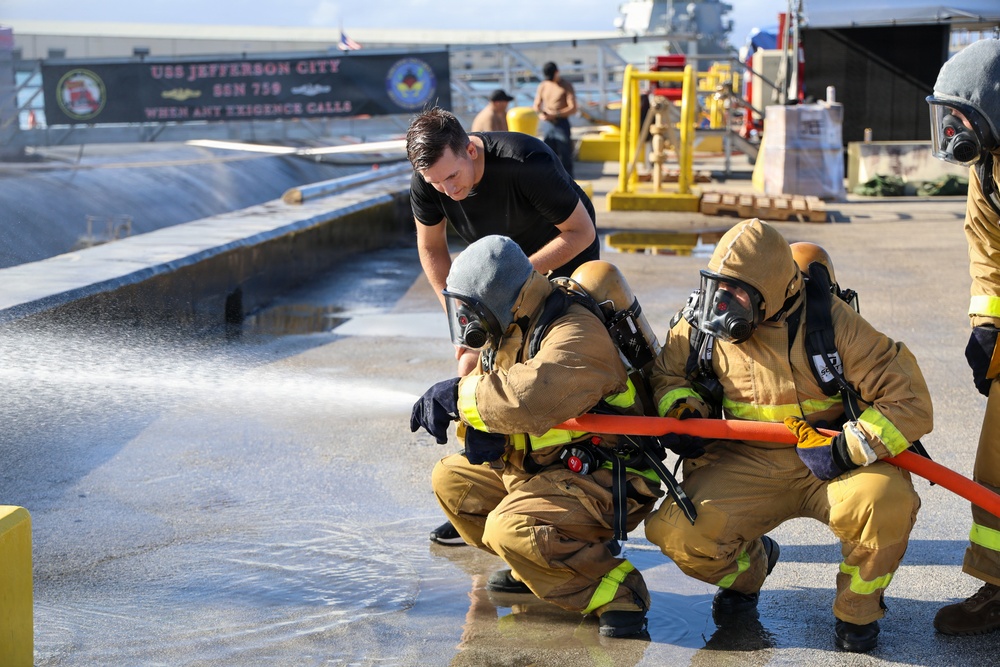 USS Jefferson City (SSN 759) conducts damage control training