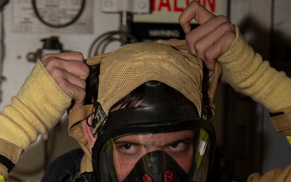 Sailors aboard USS Blue Ridge Conducts Damage Control Drills