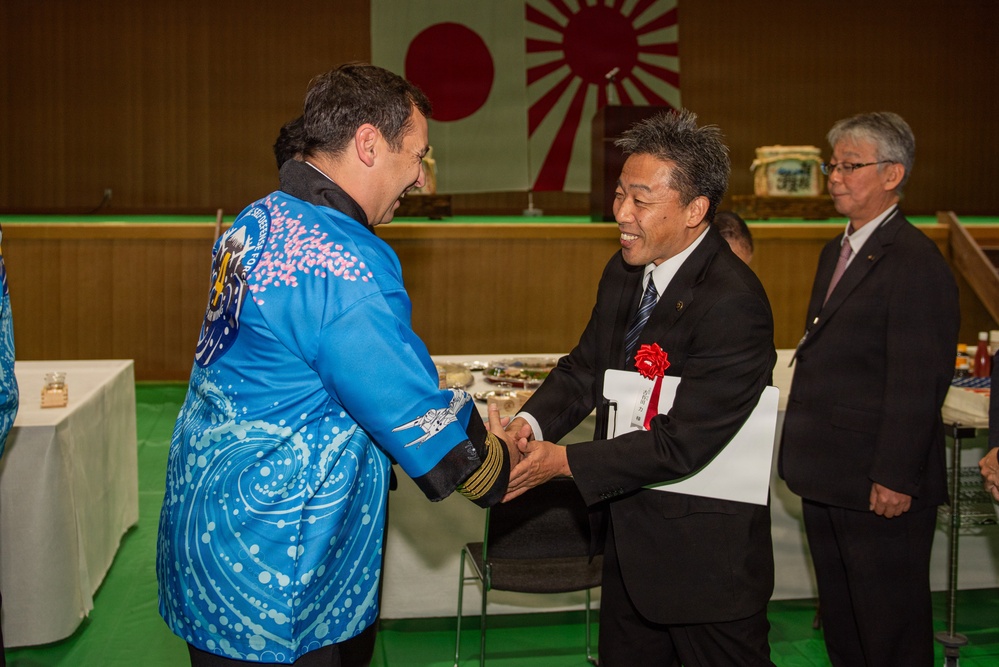 JMSDF Fleet Air Wing 4 Hosts Mochi Pounding Event