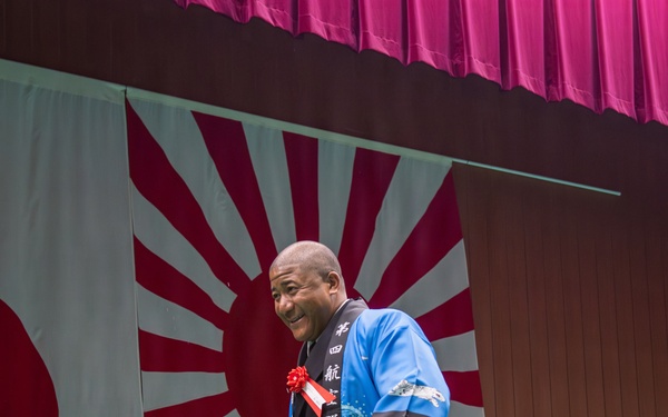 JMSDF Fleet Air Wing 4 Hosts Mochi Pounding Event
