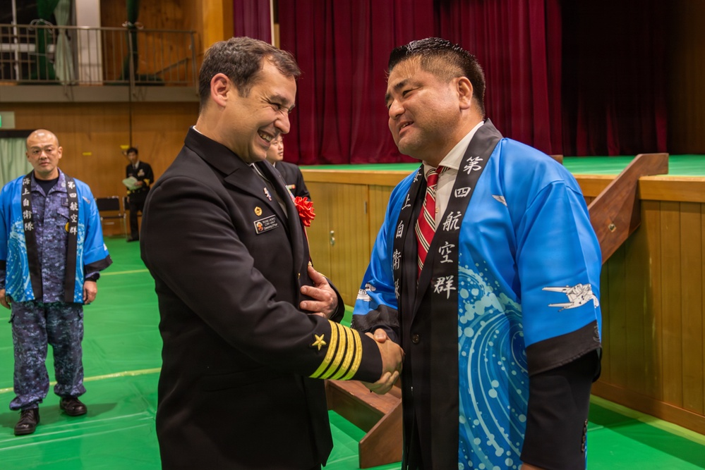 JMSDF Fleet Air Wing 4 Hosts Mochi Pounding Event