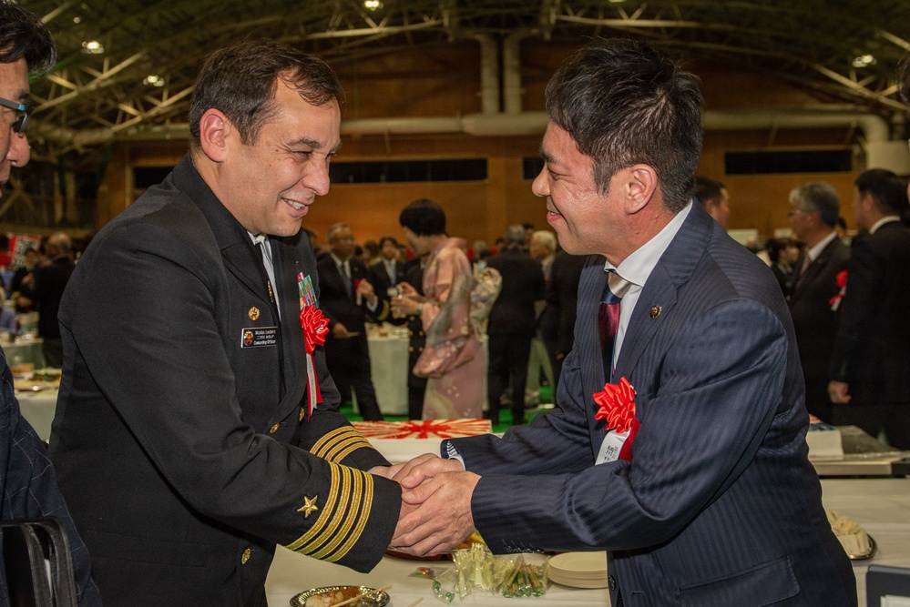 JMSDF Fleet Air Wing 4 Hosts Mochi Pounding Event