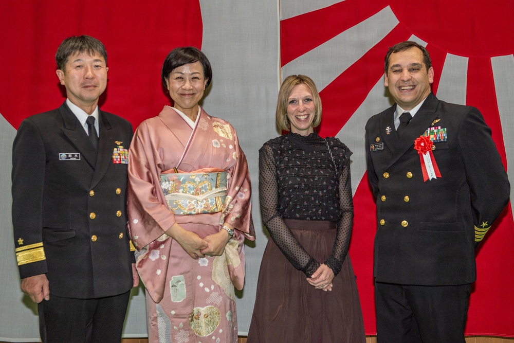 JMSDF Fleet Air Wing 4 Hosts Mochi Pounding Event