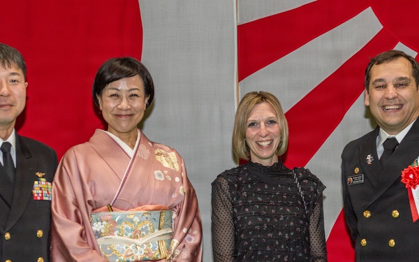 JMSDF Fleet Air Wing 4 Hosts Mochi Pounding Event