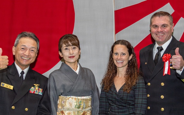 JMSDF Fleet Air Wing 4 Hosts Mochi Pounding Event