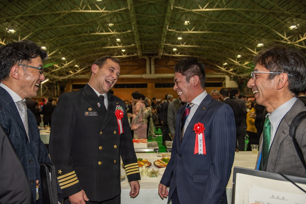 JMSDF Fleet Air Wing 4 Hosts Mochi Pounding Event