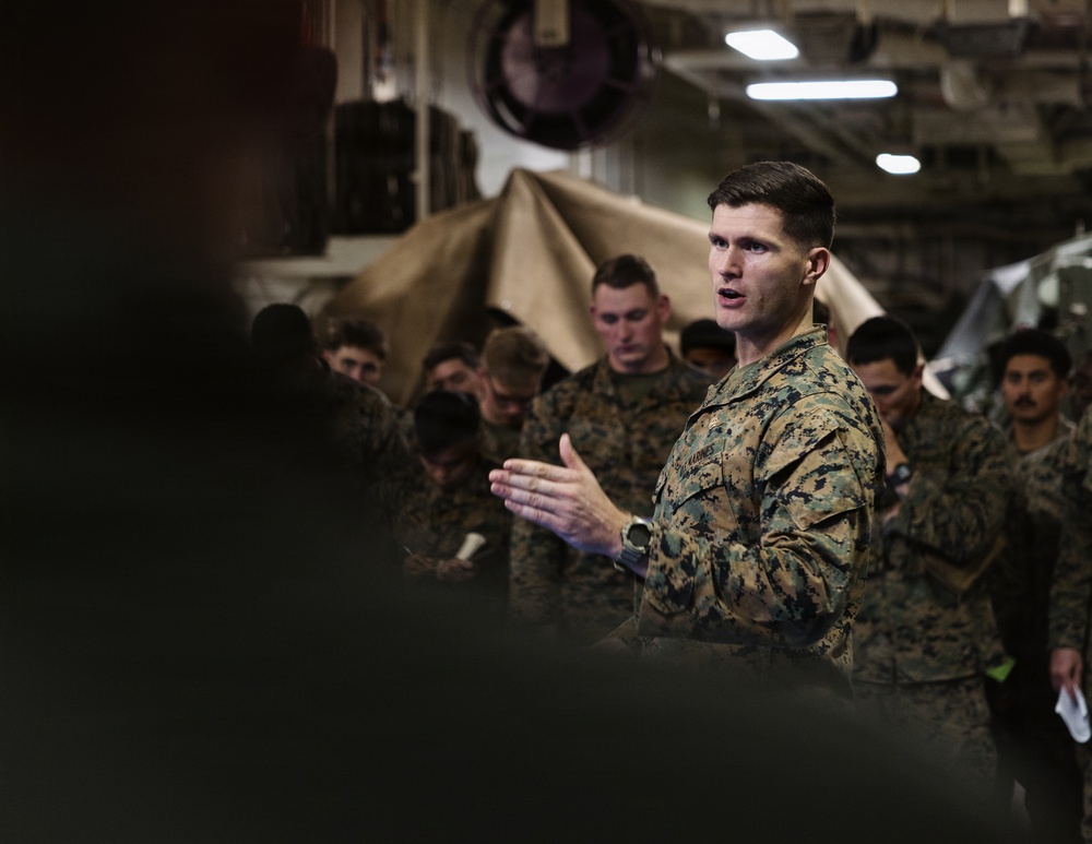 11th MEU Marines, Sailors Conduct Concept of Operations Brief