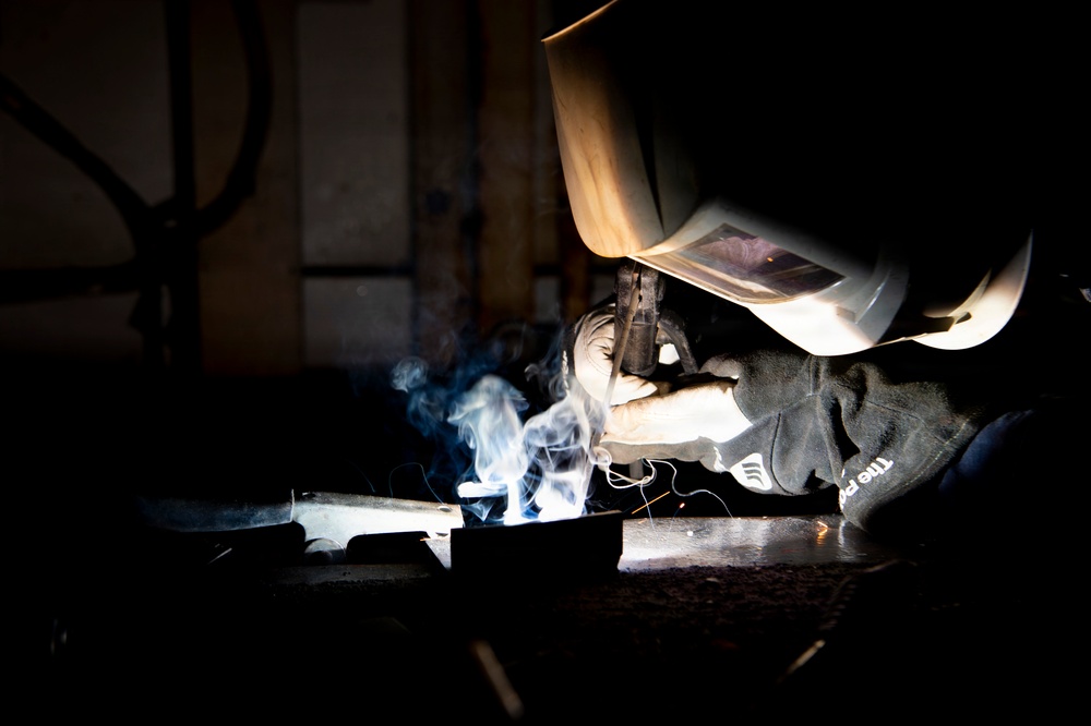 USS Boxer Hull Technicians perform maintenance, repairs