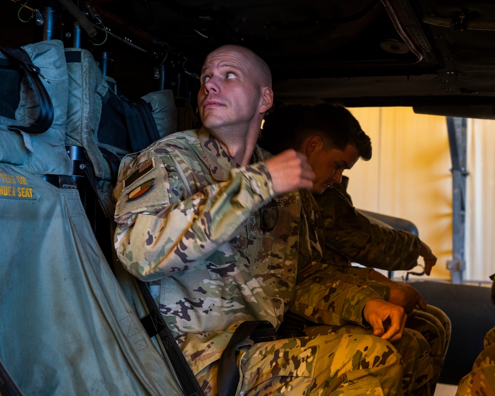 Joint UH-60 Black Hawk training enhances coordination between Army and 39th EOD