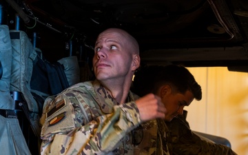 Joint UH-60 Black Hawk training enhances coordination between Army and 39th EOD