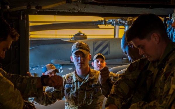 Joint UH-60 Black Hawk training enhances coordination between Army and 39th EOD