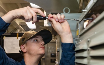 USS Rafael Peralta (DDG 115) Daily Operations