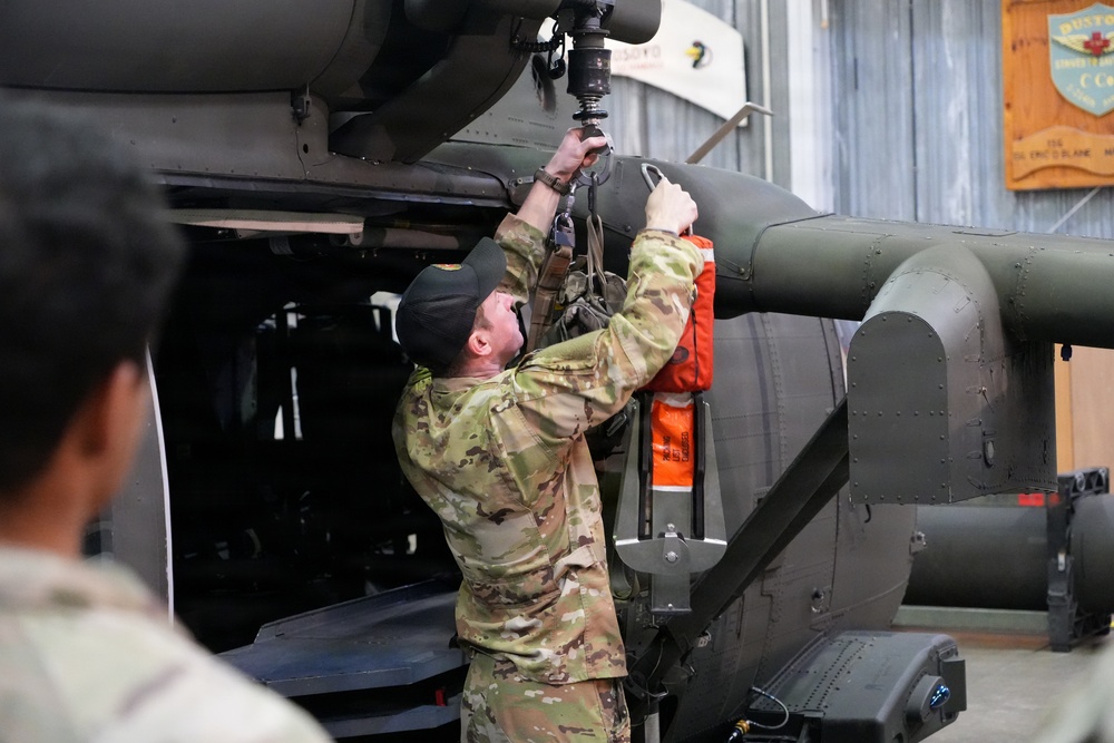 C/1-214th GSAB conducts MEDEVAC training with 101st Airborne Division