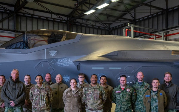 F-35 Cross-Servicing Demo: Great Success