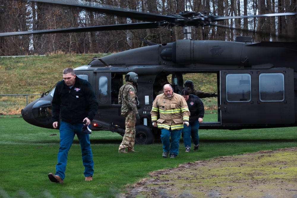Guard Aviation Provides Aerial Support to First Responder in Skagit County