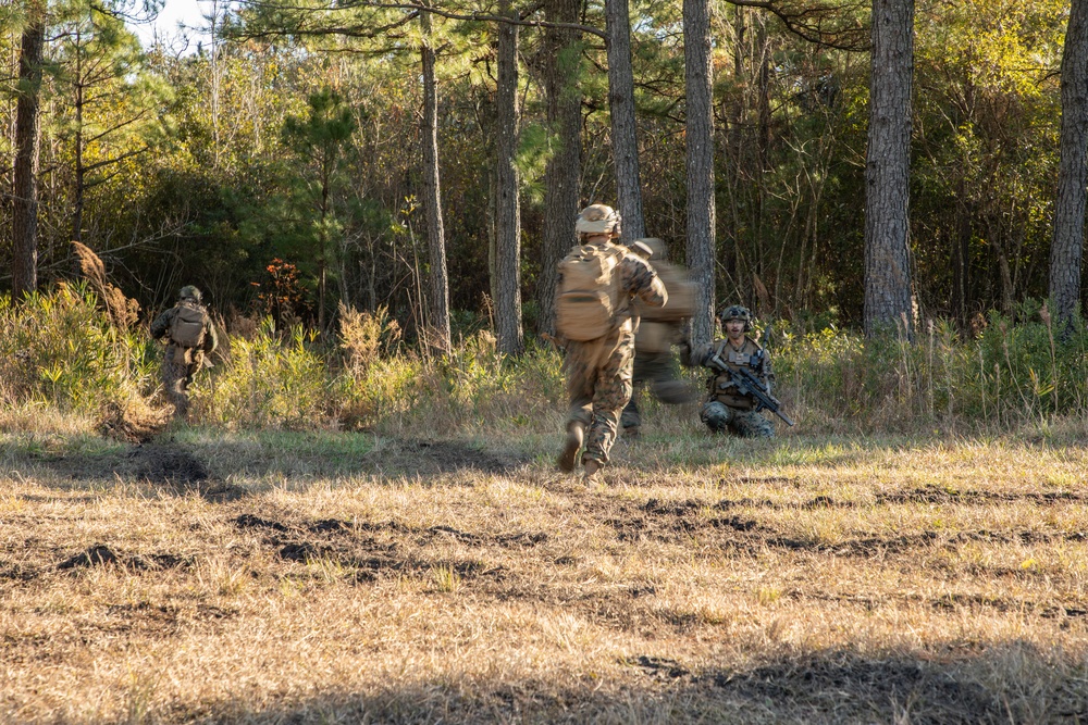 V32 and VMM-365 (REIN) Conduct Insert and Extract Drills