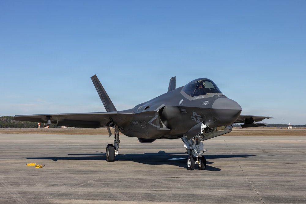 MALS-14 conducts ordnance and air-delivered ground refueling operations