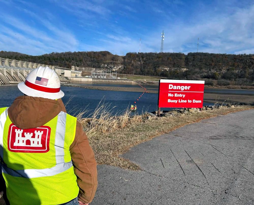 Fort Gibson Lake staff completes installation of new buoy line below dam