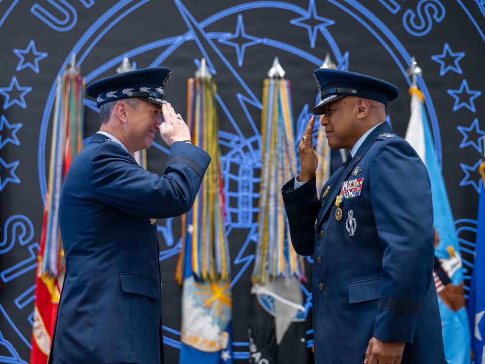 USSTRATCOM hosts change of command ceremony