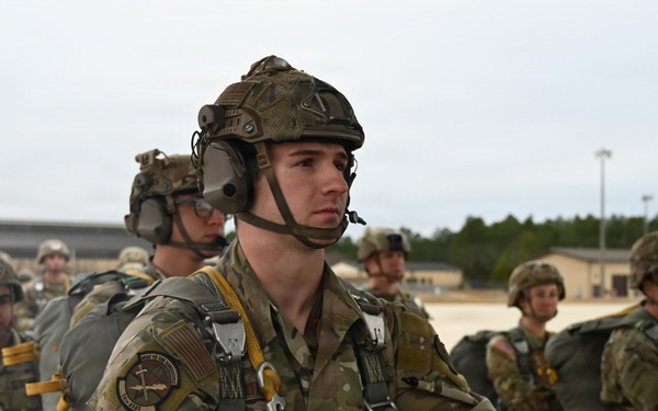 Randy Oler Memorial Operation Toy Drop: 43rd AMOG Supports Holiday Cheer