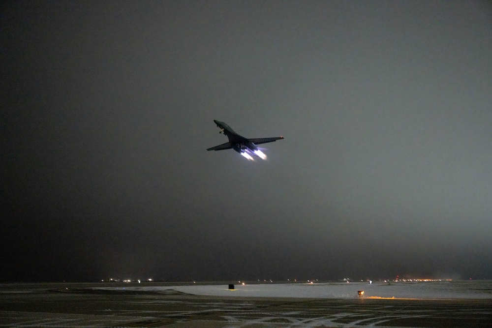 B-1B Lancers return to Ellsworth Air Force Base
