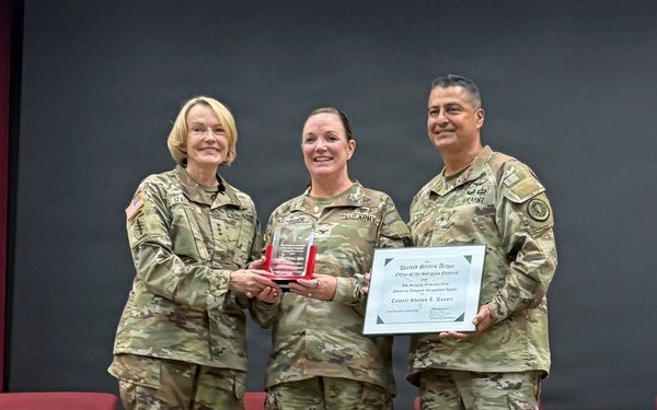Col. Sharon Rosser Receives the 2024 Surgeon General Physician Associate Recognition Award. ‘It’s our duty to provide.’