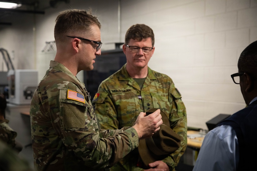 Brigadier Damian McLachlan visits CASCOM