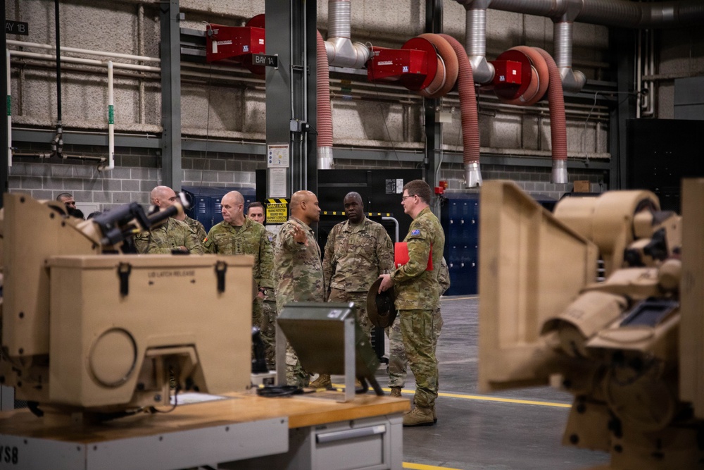 Brigadier Damian McLachlan visits CASCOM