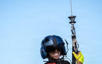 U.S. Coast Guard Air Station Barbers Point conducts vertical surface training